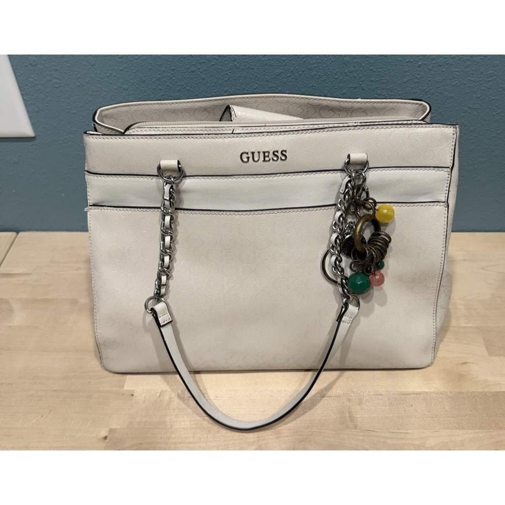 Y2K GUESS Beige Logo Pattern Shoulder Bag Silver Chain Strap Accent Designer